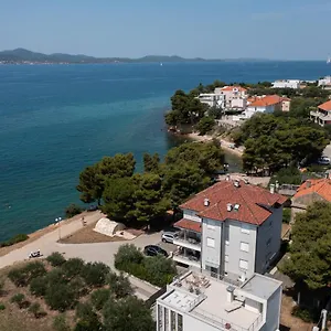  Apartman Lila