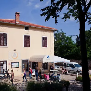 Hostal Hi Croacia