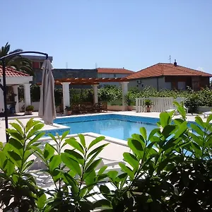apartments-zulim.hotels-in-trogir.com/